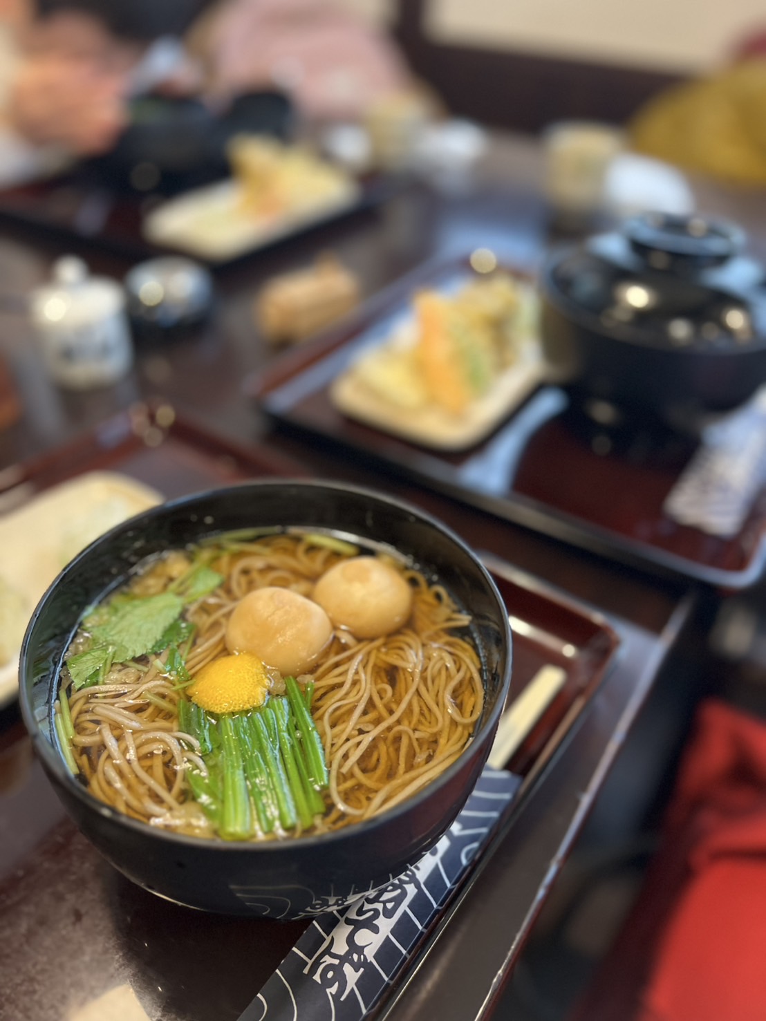 松本民芸家具で統一された老舗のお蕎麦屋さん「信州そば処 女鳥羽そば