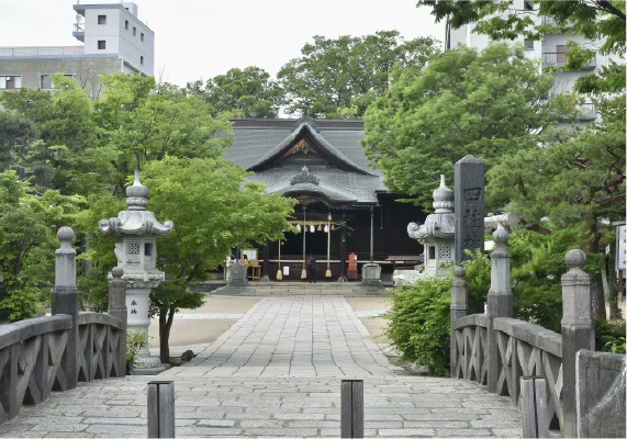 四柱神社