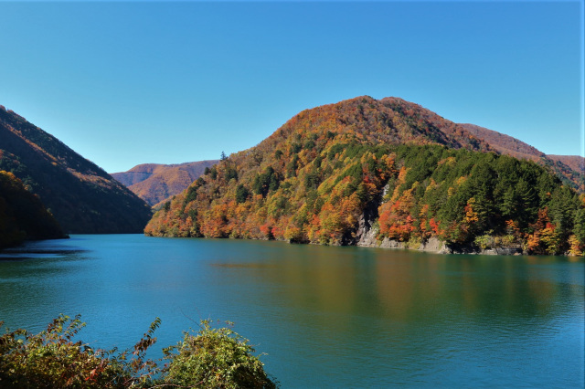 奈川渡ダム　紅葉２