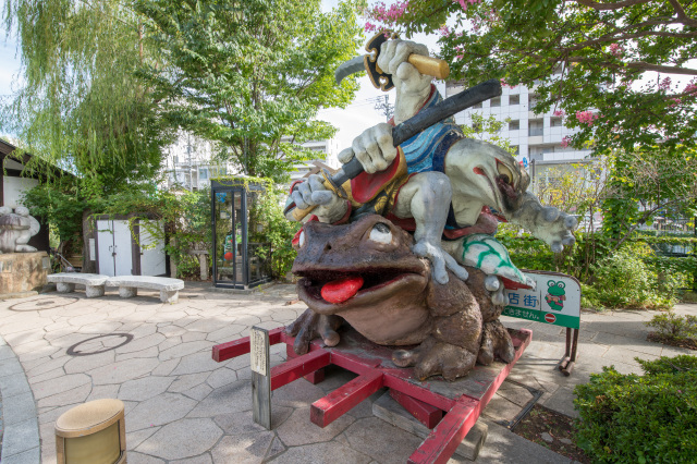 縄手通り　カエル神輿