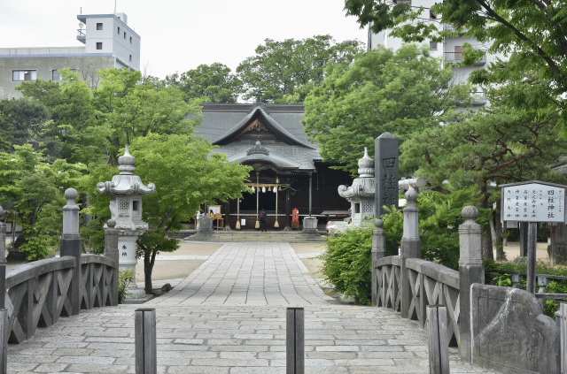 四柱神社