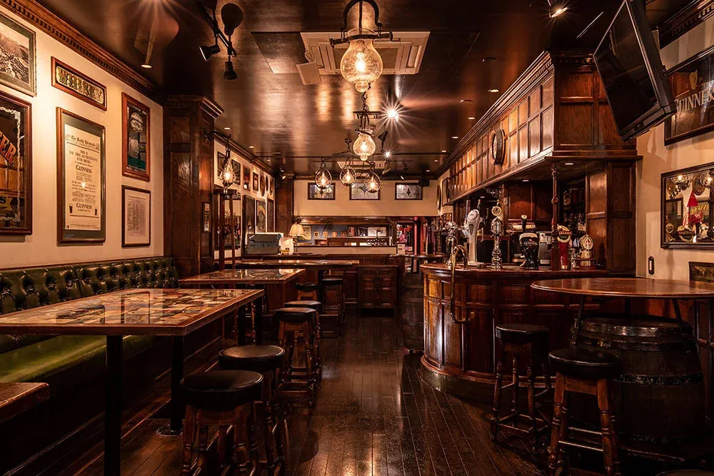 PUBLIC BEER HOUSE OLD ROCK