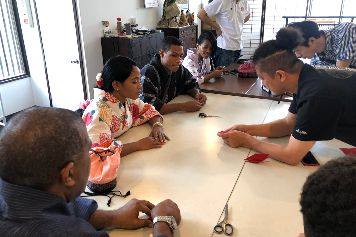 和紙の専門店ならではの折り紙体験