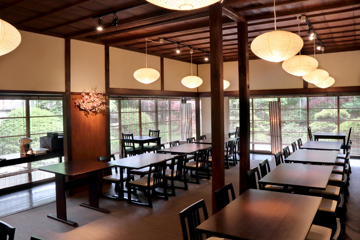 併設されたお食事処