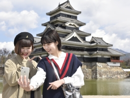 松本城と人物