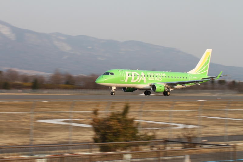 松本空港飛行機(FDA)