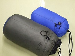 どちらも寝袋です
