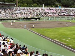 大入りの松本市野球場