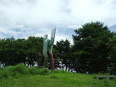 頂上のモニュメント