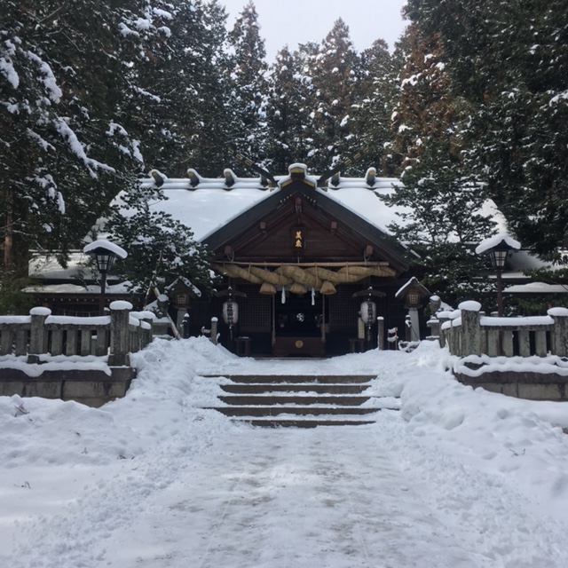 真冬の大宮熱田神社本殿