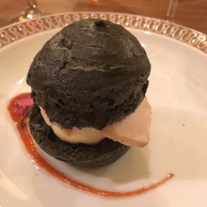 松本城シュークリーム　鶏肉のハム　