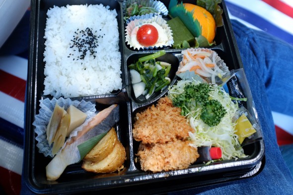 One of the lunches eat at the shrine.