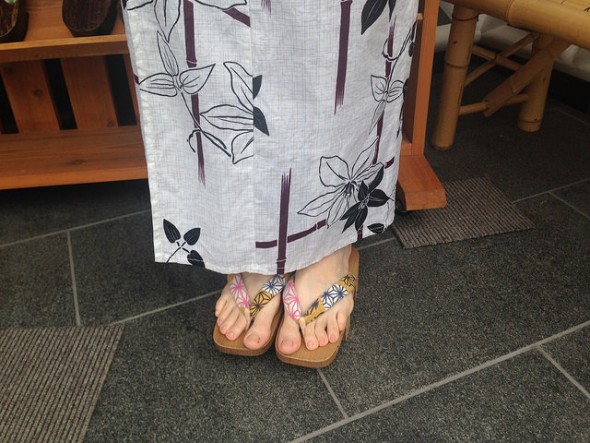Trying out Japanese footwear in my Yukata