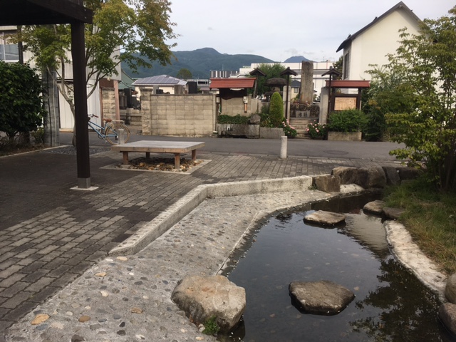 伊織霊水の前のポケットパーク