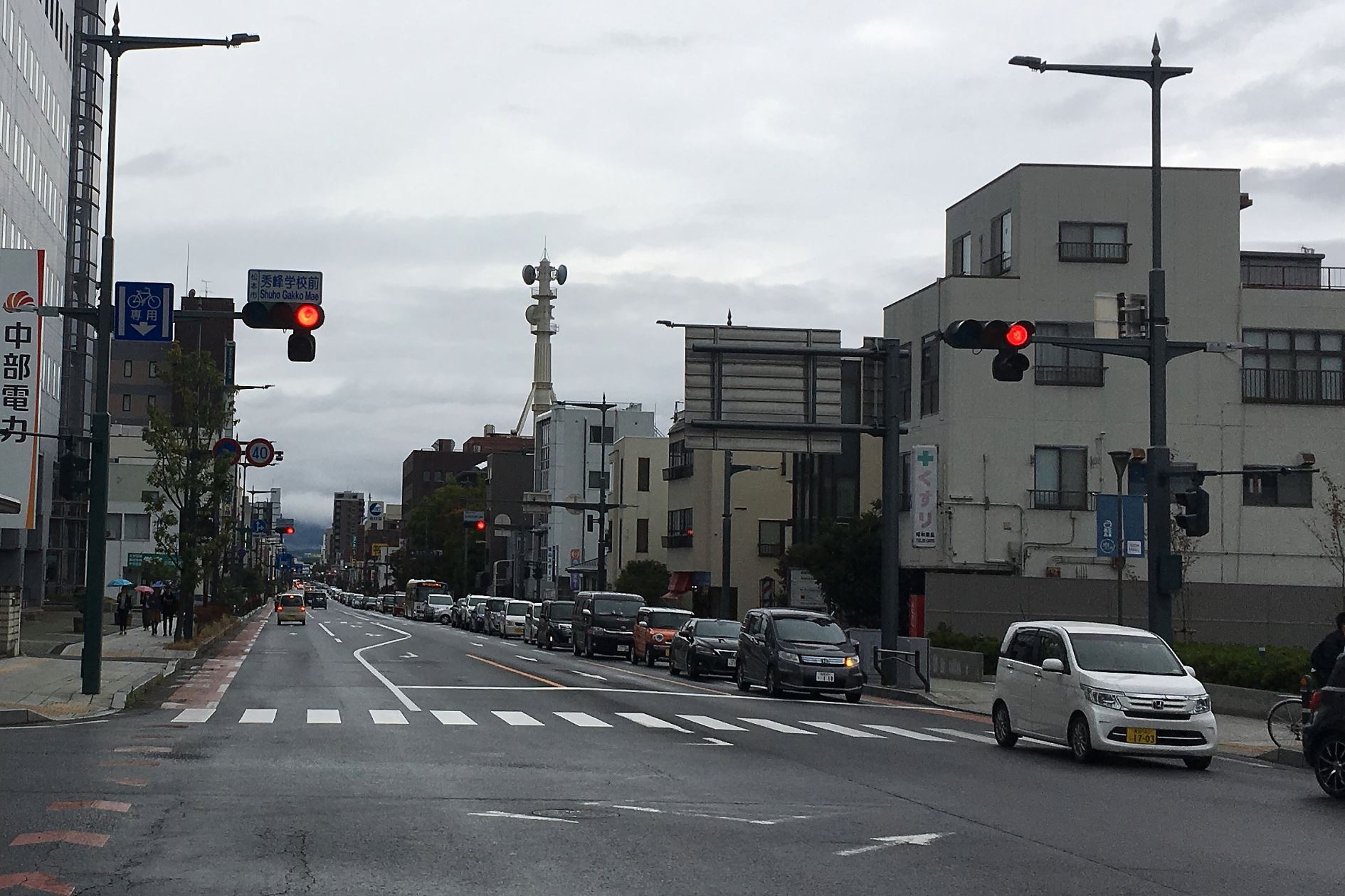 あがたの森通り渋滞