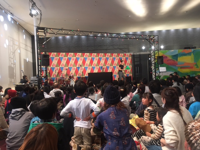会場