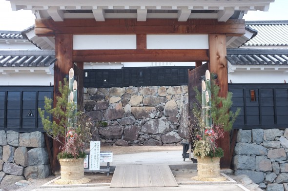 Kadomatsu at the gates of Matsumoto Castle