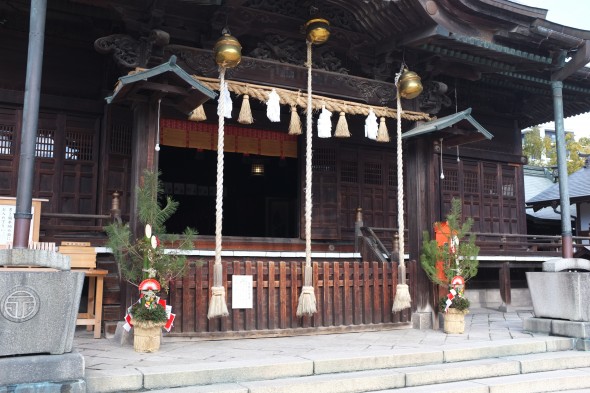 Kadomatsu at Yohashira Shrine by Nawate Street