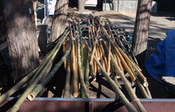 The super long susuharai brooms