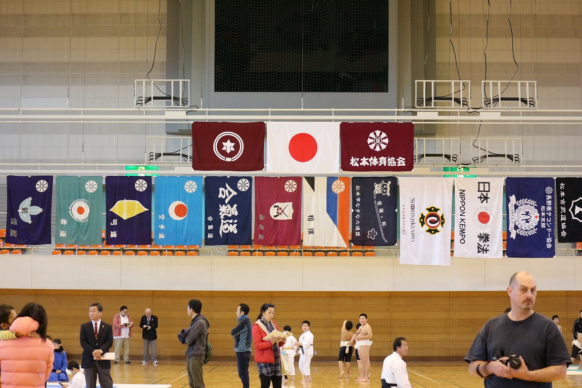 会場