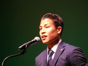 永井選手 優勝してシャ-レを掲げたい