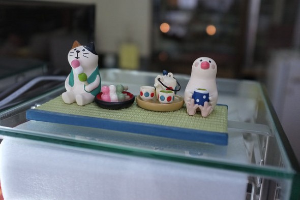 Cute figurines on Gonta's counter